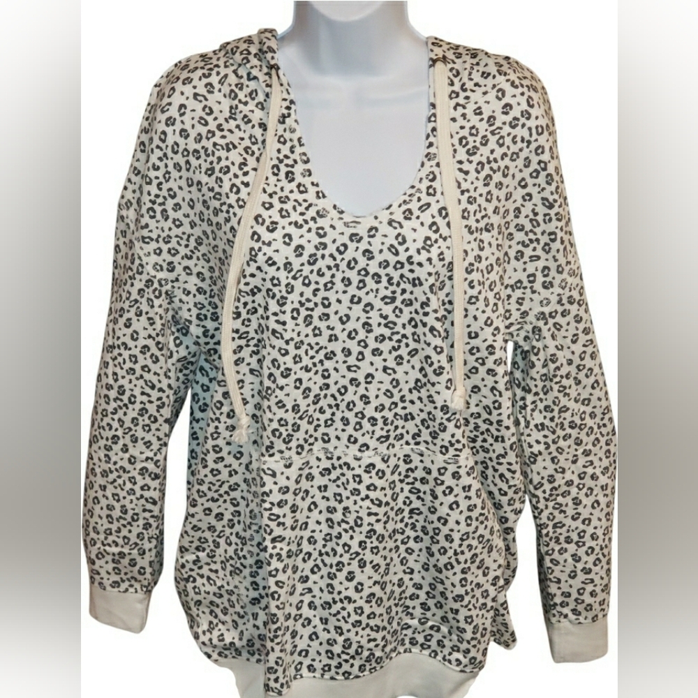 Honeyme Cream and Black Leopard V-Neck Hoodie NWOT